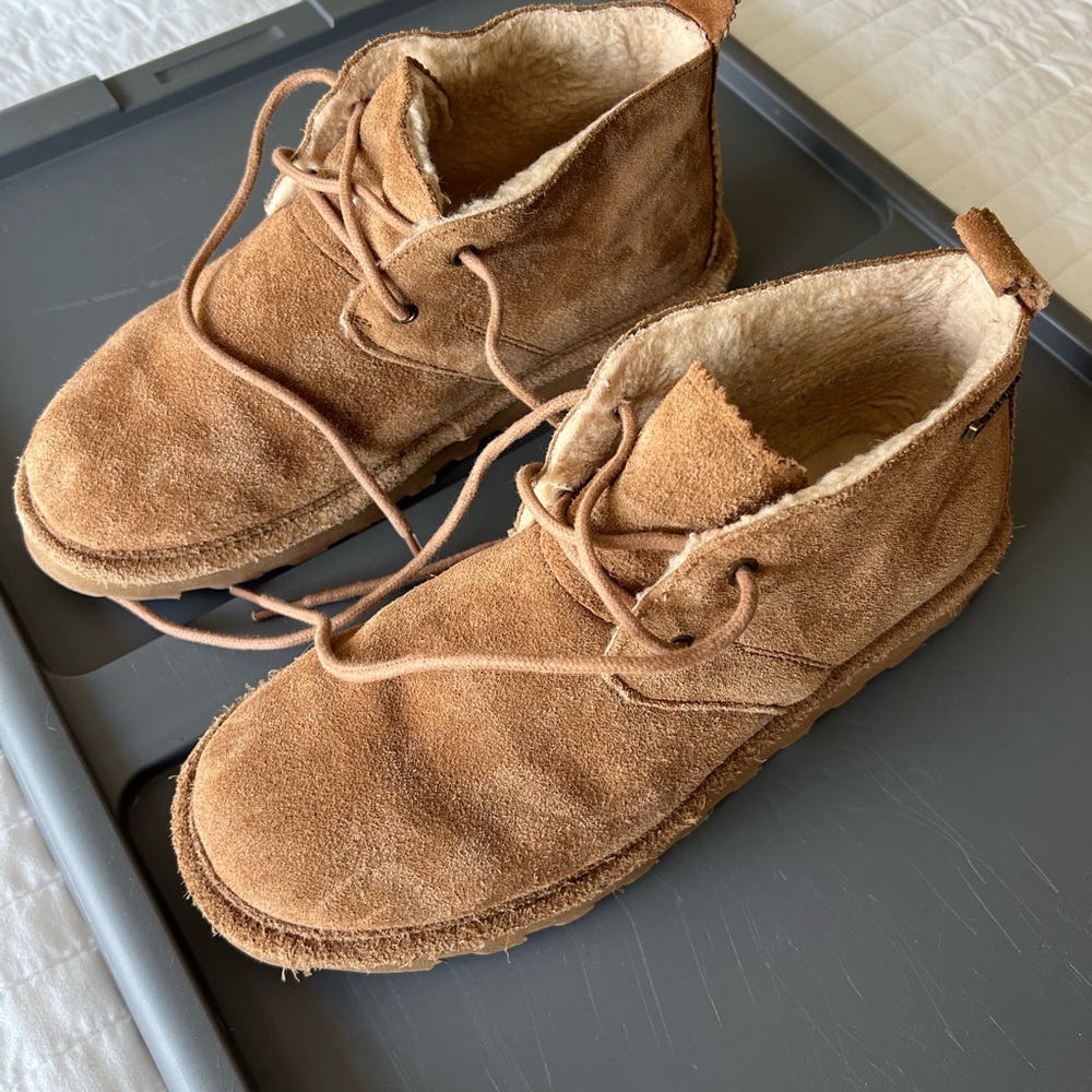 BearPaw Tan Ankle Boots with Suede and Lace-Up Design